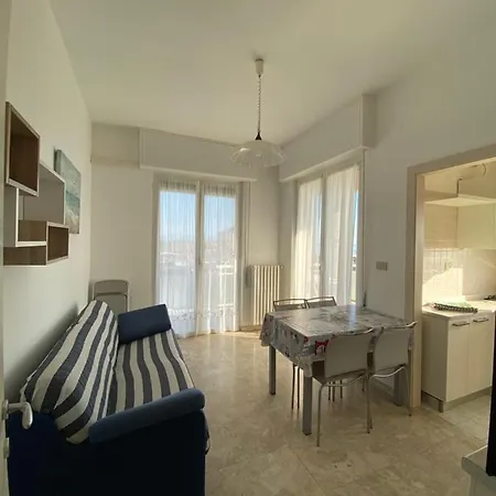 מלון דירות Riviera