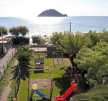 Riviera Apart Otel 4*