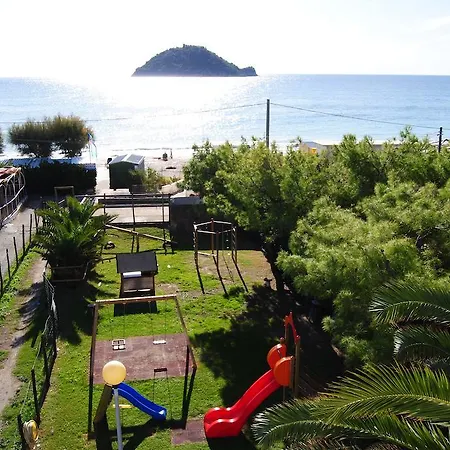 Riviera アパートホテル