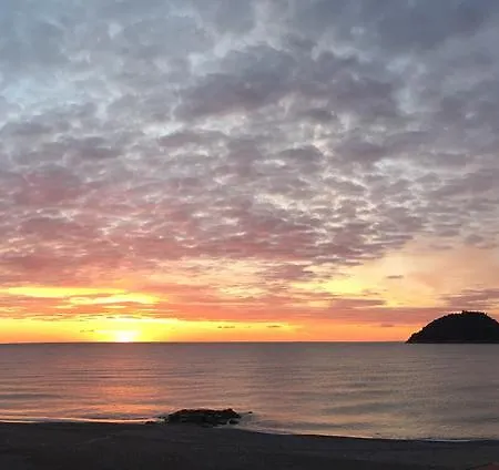 Riviera アパートホテル 3*